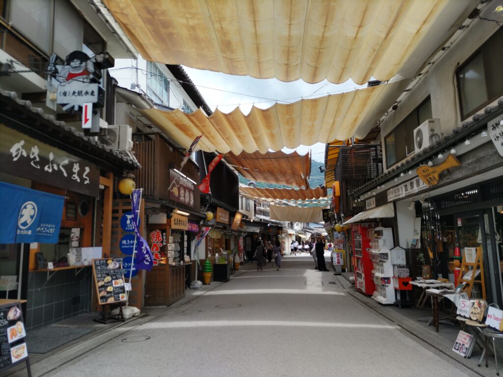 宮島表参道商店街