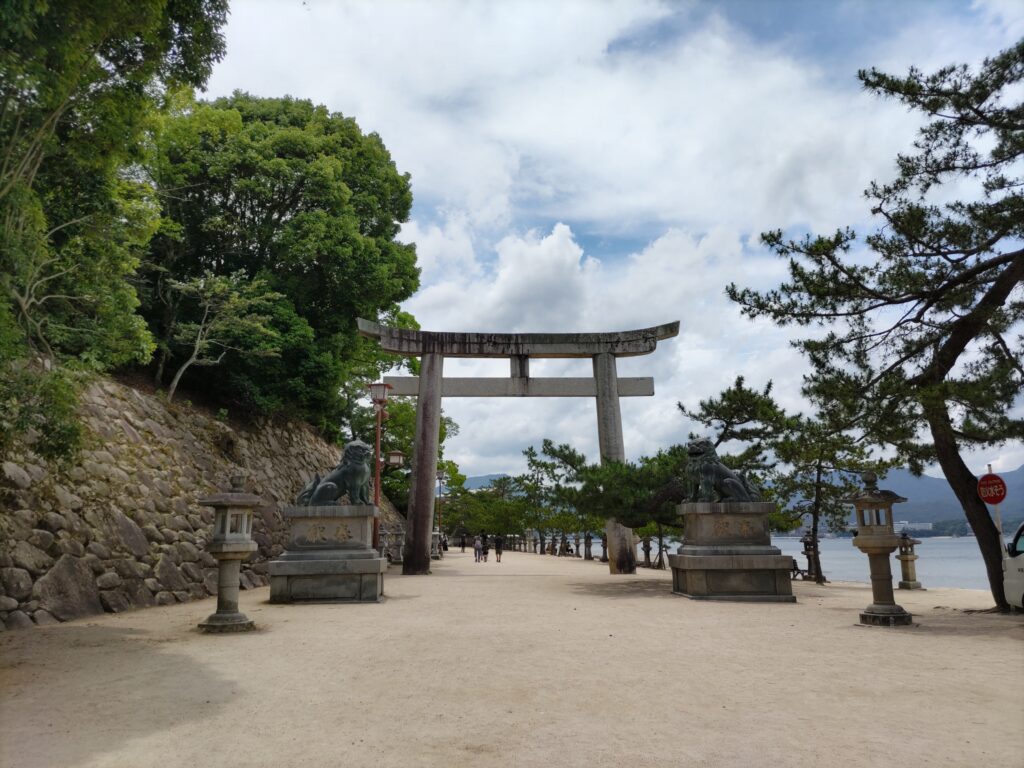 厳島神社鳥居